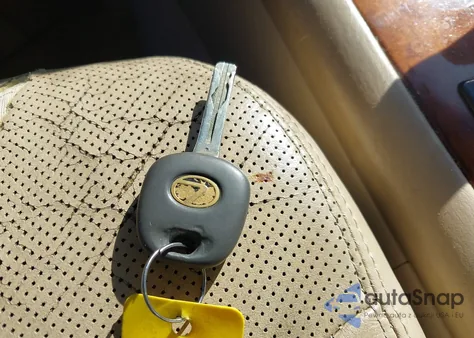 2005 Lexus Es 330 z USA, uszkodzony, nr VIN JTHBA30G555118011